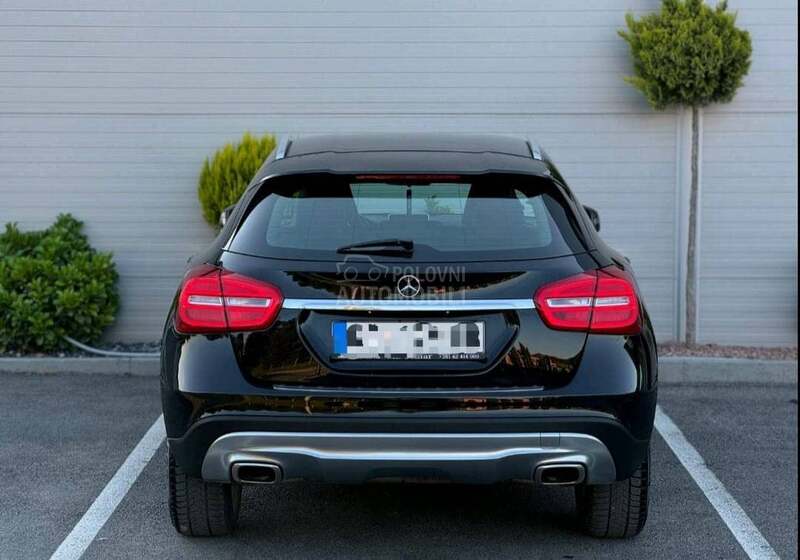 Mercedes Benz GLA 200 