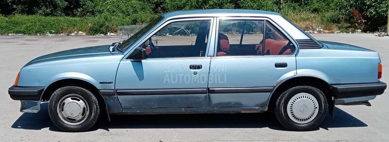 Opel Ascona Berlina