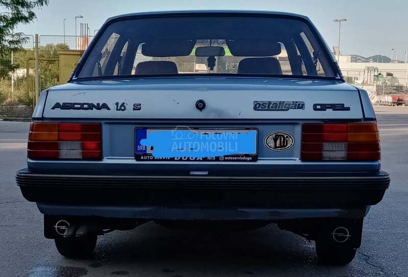 Opel Ascona Berlina