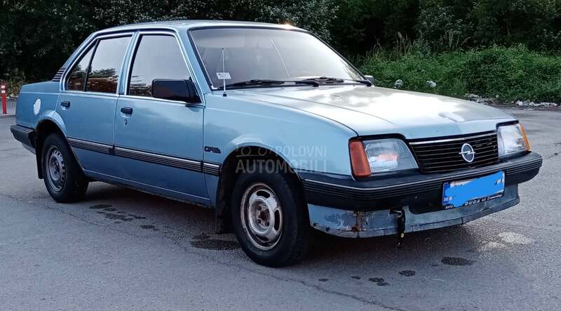 Opel Ascona Berlina