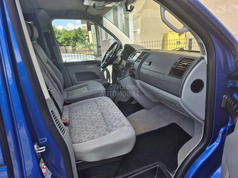 Volkswagen Transporter T5 TDI KLIMA 6 SEDIŠTA LONG