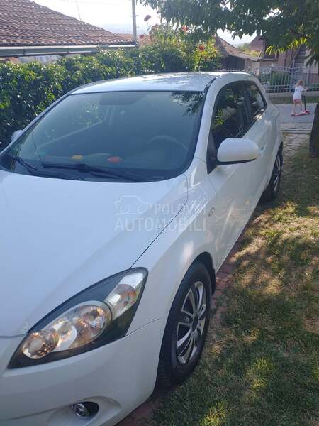 Kia pro_cee`d 1.4 lx fresh