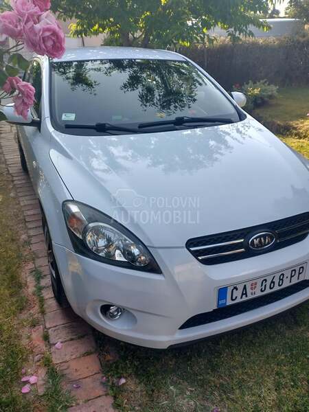 Kia pro_cee`d 1.4 lx fresh