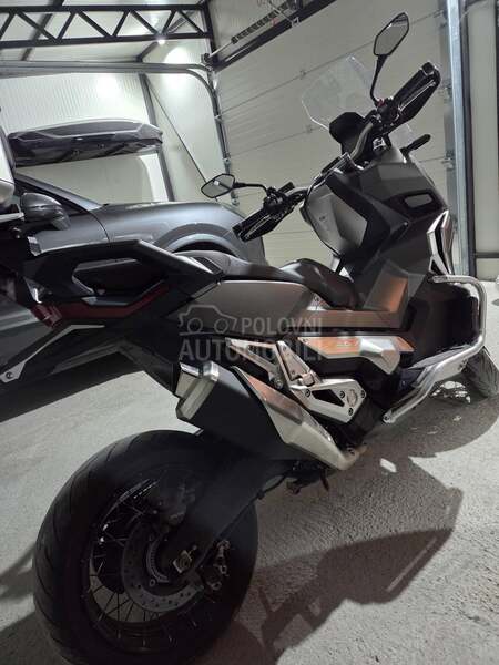 Honda X ADV 750