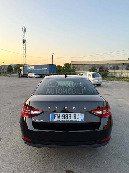 Škoda Superb CRISTAL