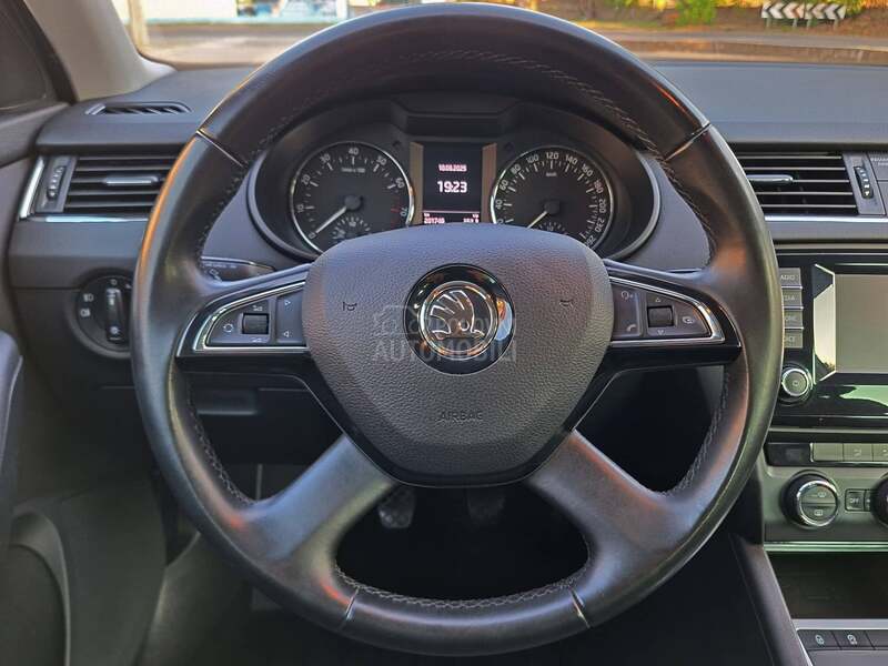 Škoda Octavia POGLEDATI TEXT
