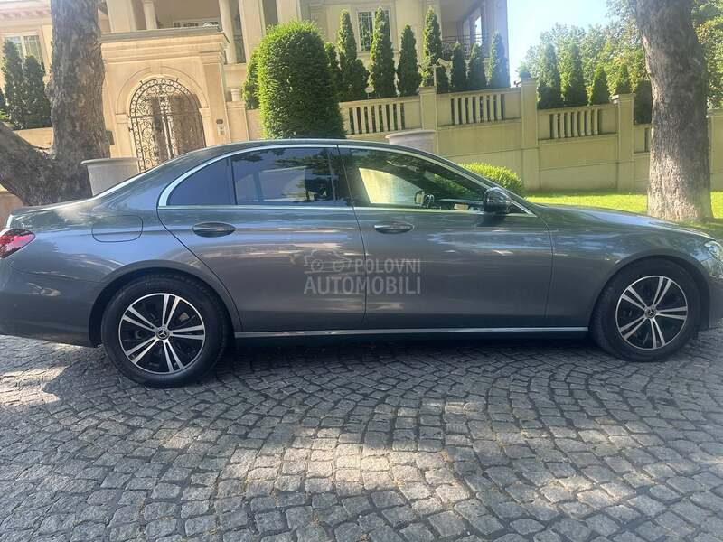Mercedes Benz E 220 4MATIC/Avantgard