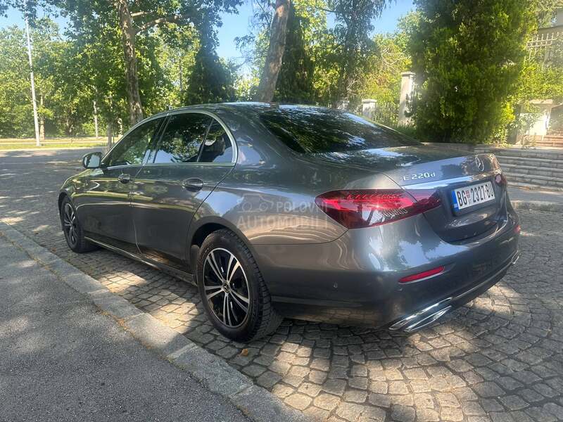 Mercedes Benz E 220 4MATIC/Avantgard