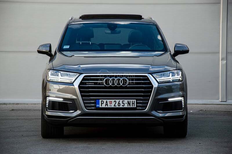 Audi Q7 E tron S line