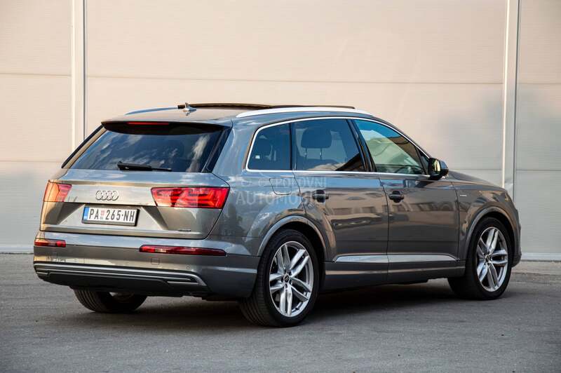 Audi Q7 E tron S line