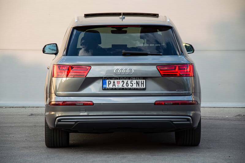 Audi Q7 E tron S line