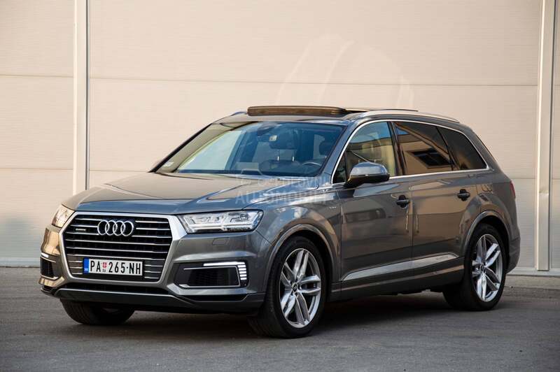 Audi Q7 E tron S line