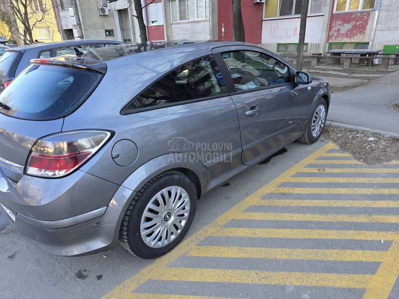 Opel Astra H GTC