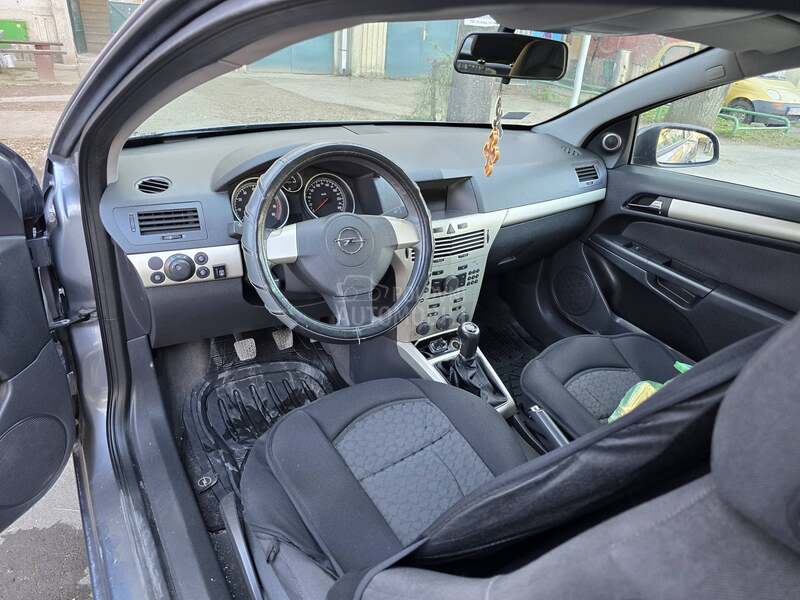 Opel Astra H GTC