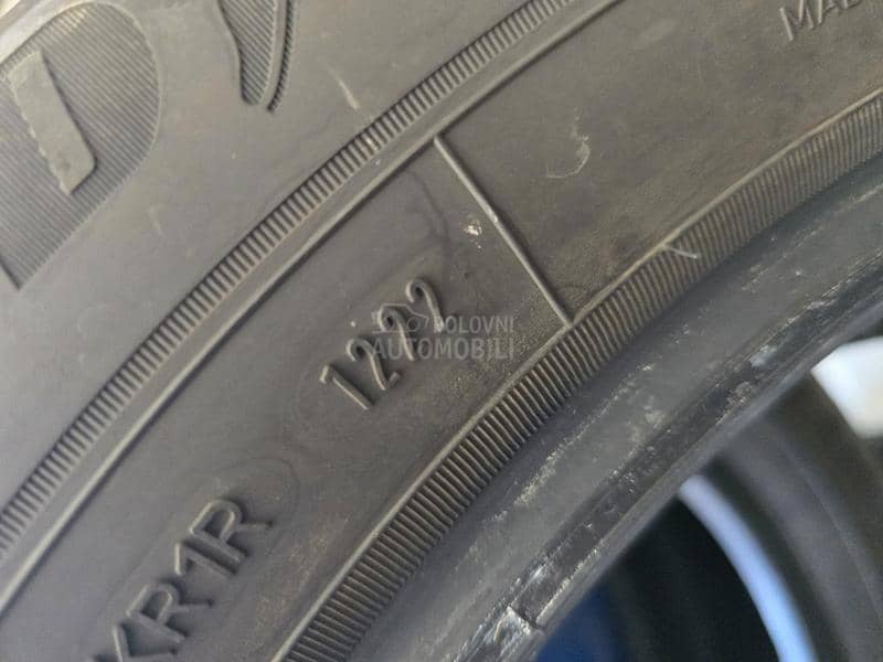 Goodyear 215/65 R17 Zimska