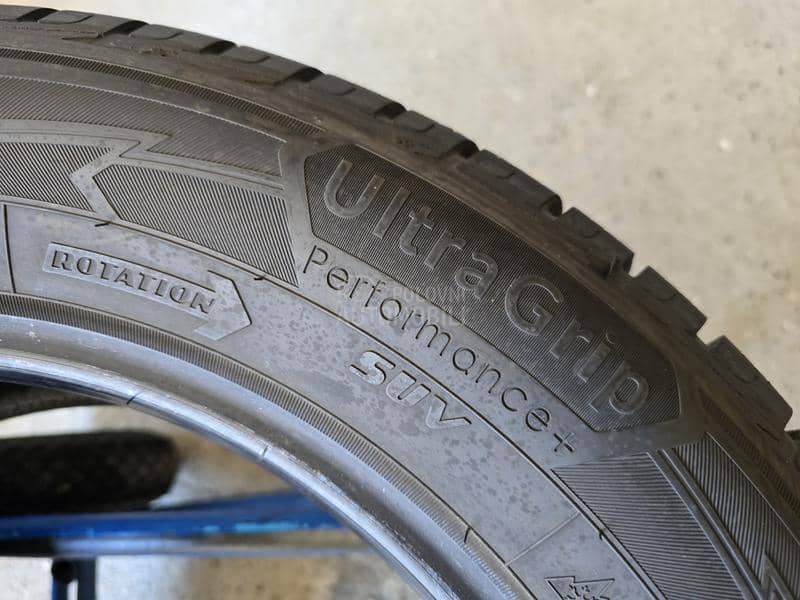 Goodyear 215/65 R17 Zimska