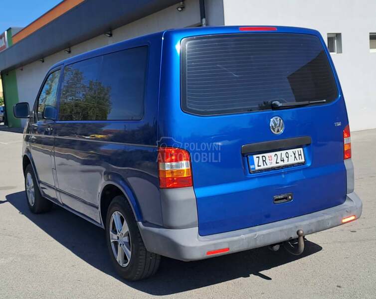 Volkswagen Transporter T5 2.5 TDI