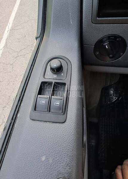 Volkswagen Transporter T5 2.5 TDI