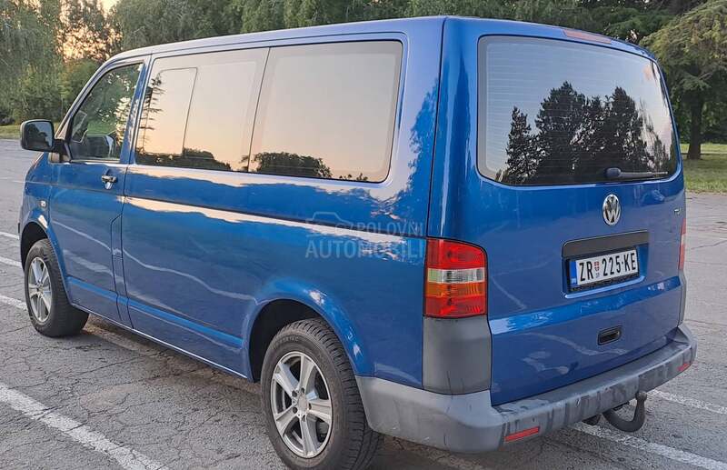 Volkswagen Transporter T5 2.5 TDI