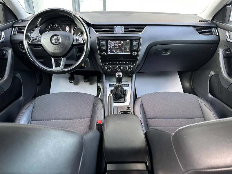 Škoda Octavia 1.6TDI Pano/Kam