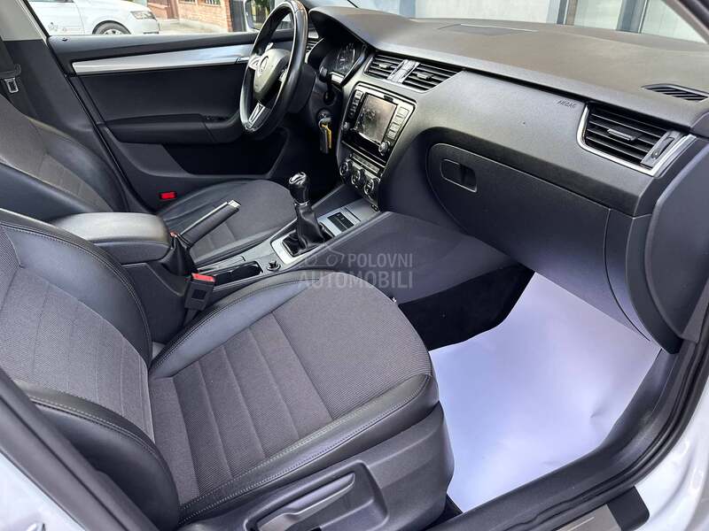 Škoda Octavia 1.6TDI Pano/Kam