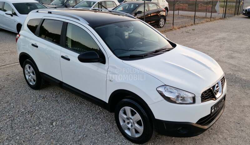 Nissan Qashqai + 2 