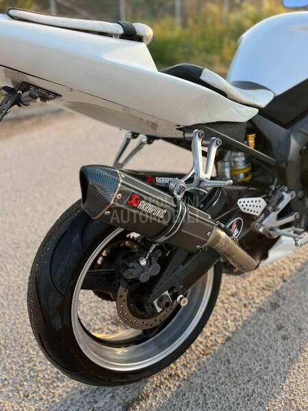 Yamaha r1