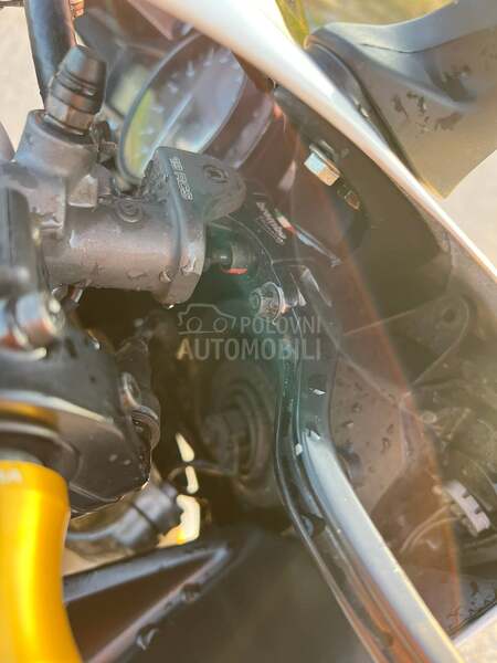Yamaha r1