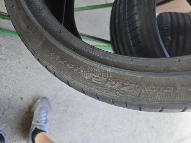 Pirelli 295/35 R21 Letnja