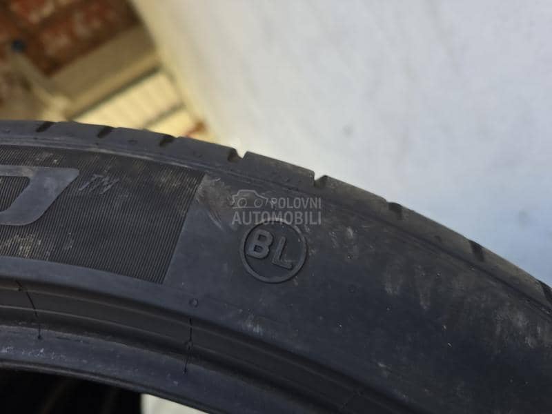 Pirelli 295/35 R21 Letnja