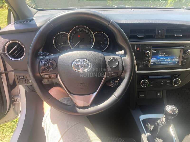Toyota Auris 