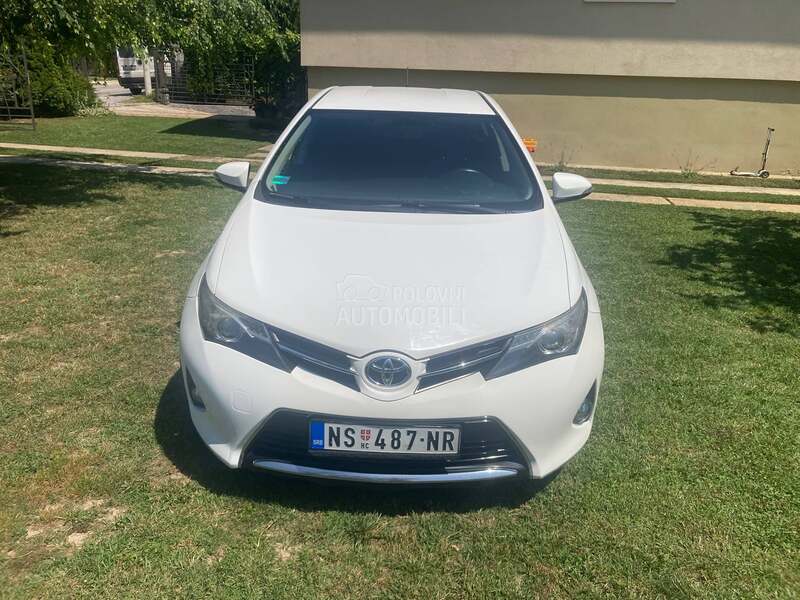 Toyota Auris 