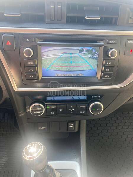Toyota Auris 