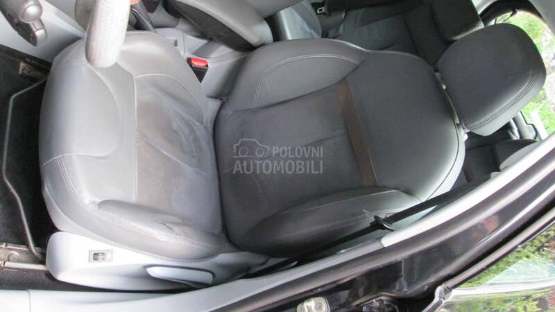 Peugeot 208 1.6HDI ALLURE