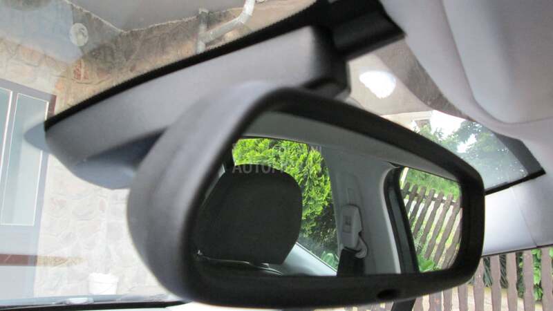 Peugeot 208 1.6HDI ALLURE