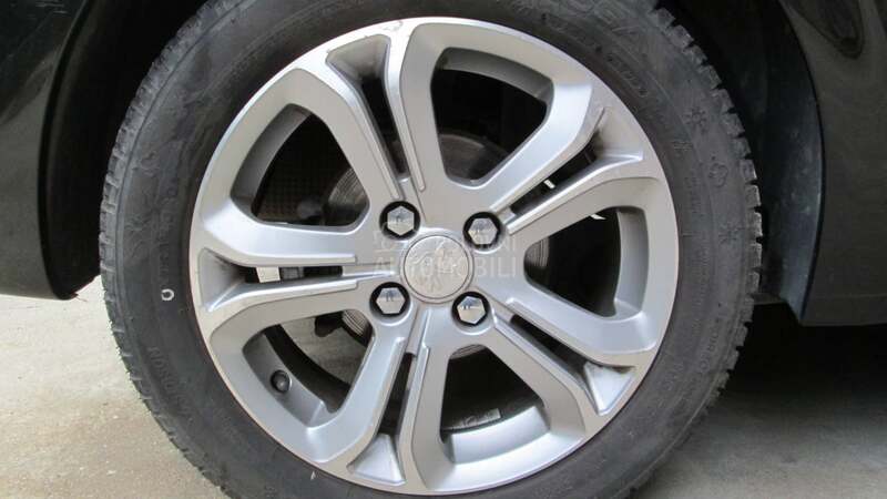 Peugeot 208 1.6HDI ALLURE