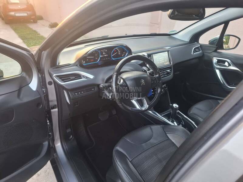 Peugeot 2008 ALURE servisn.a