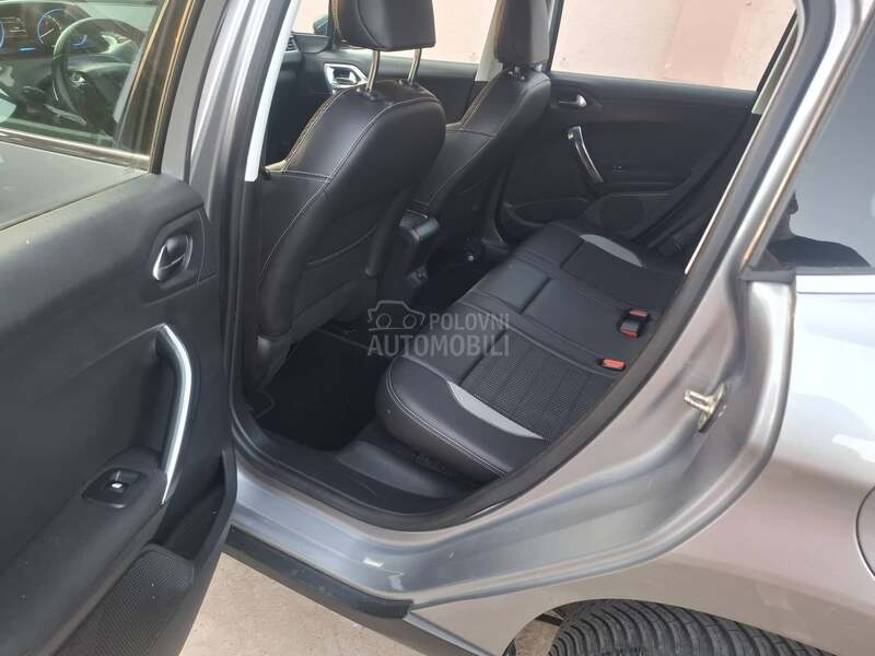 Peugeot 2008 ALURE servisn.a
