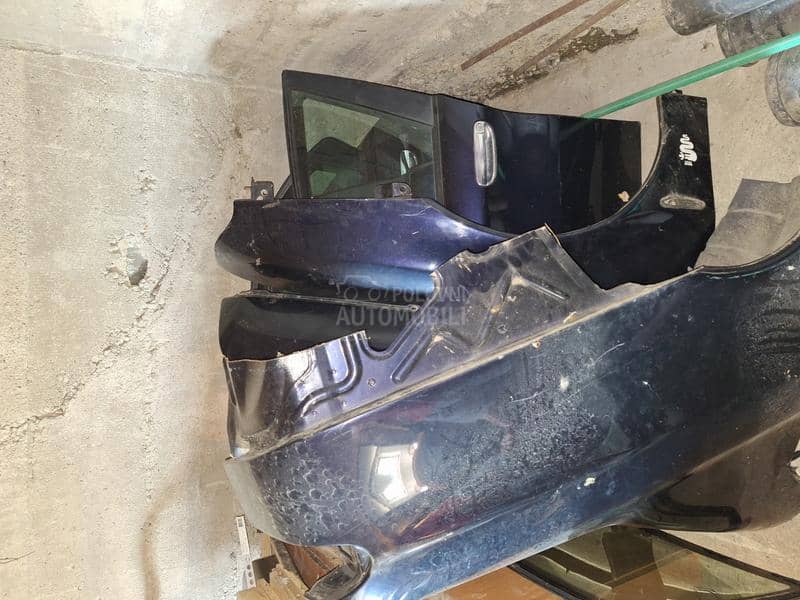 Alfa Romeo 166 2002. god. -  kompletan auto u delovima