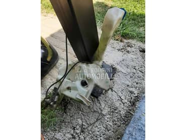 boca za tečnost za brisače za Volkswagen Passat B5.5 od 2001. do 2005. god.