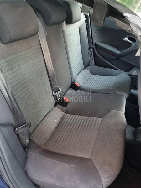 Volkswagen Polo 2010. god. -  kompletan auto u delovima