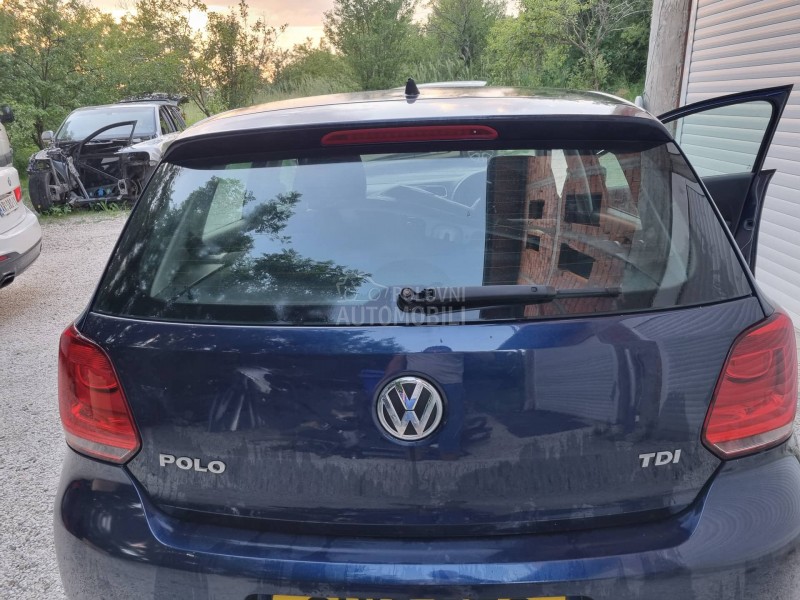 Volkswagen Polo 2010. god. -  kompletan auto u delovima