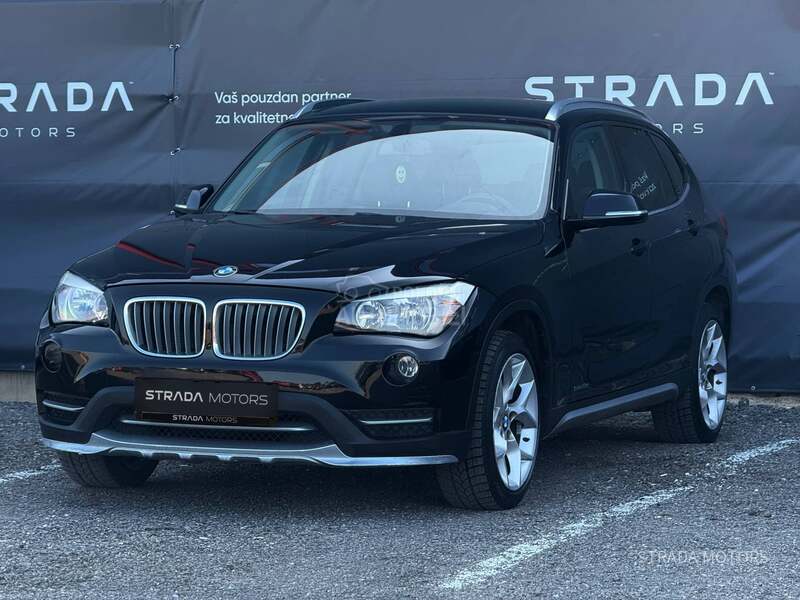 BMW X1 18d/NAVY/Luxury