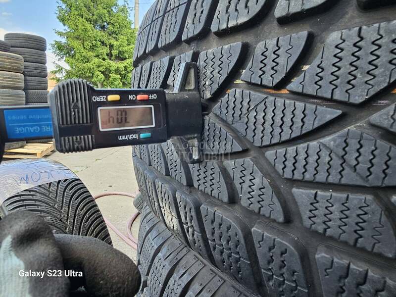 Dunlop 235/55 R18 Zimska