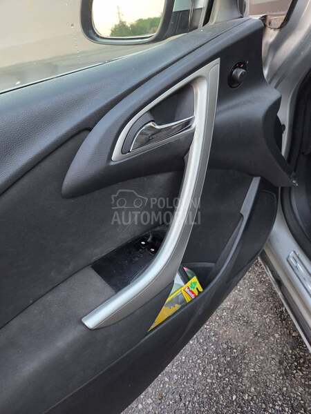 Opel Astra J 1.7