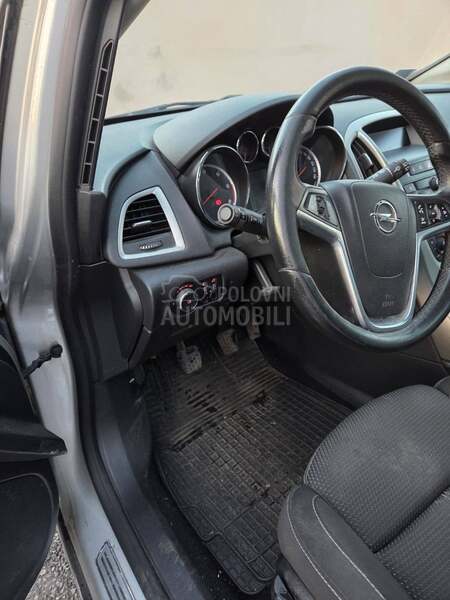 Opel Astra J 1.7