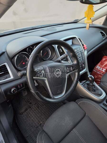 Opel Astra J 1.7