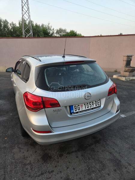 Opel Astra J 1.7