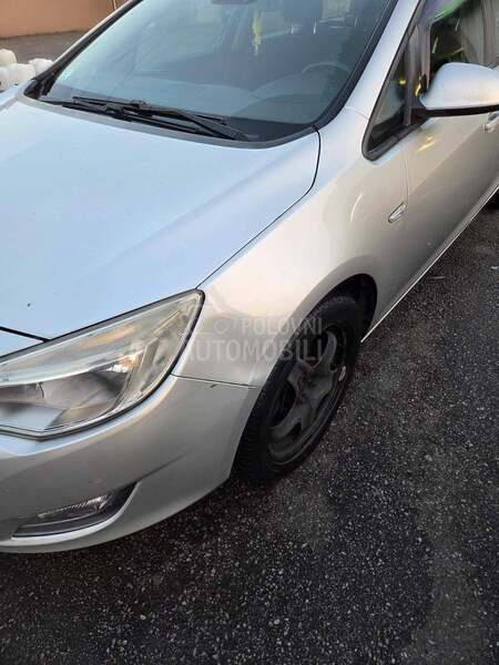 Opel Astra J 1.7