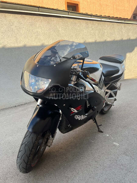 Suzuki Gsxr 750 Srad